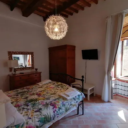 Central Apartment San Gimignano